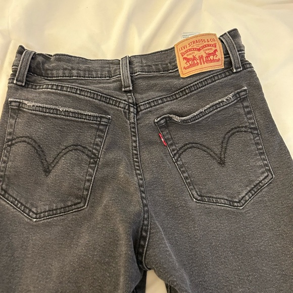 SOLD❗️Levi’s wedgie straight 28 washed black - Picture 2 of 12